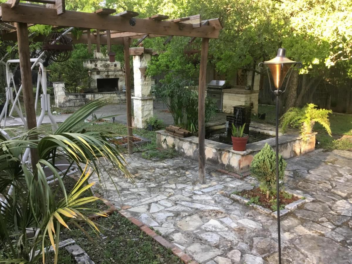 The Retreat Villa San Antonio Exterior photo